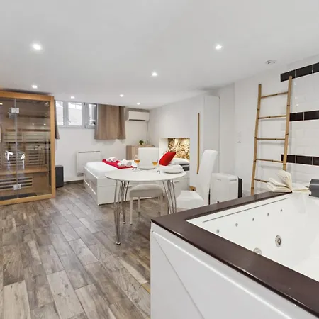 La Suite Confidentielle - Balneo - Sauna - Hypercentre - Ac